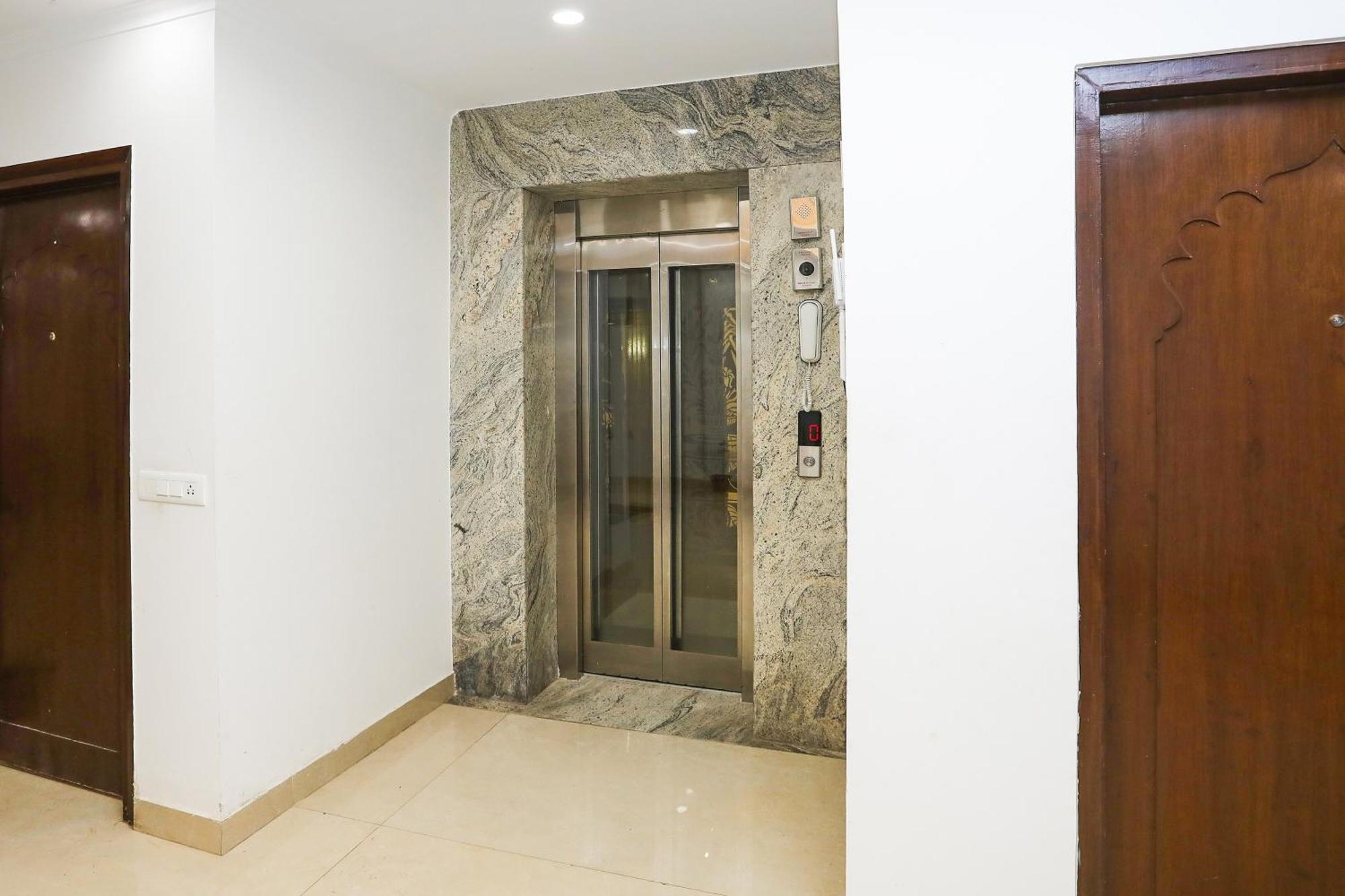 Hotel Collection O Residency Near Dwarka Sector 21 Metro Station Kapas Hera Esterno foto